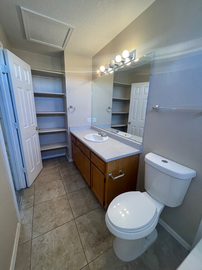 Building Photo - 7243 Natalie Janae Ln NE