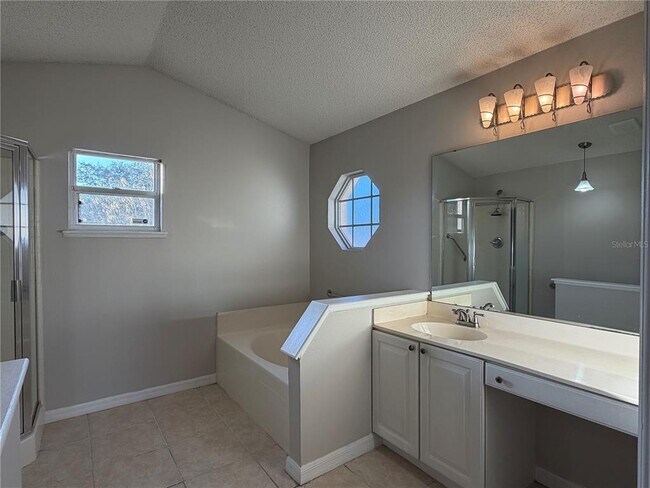 Building Photo - 375 Kaila Ct