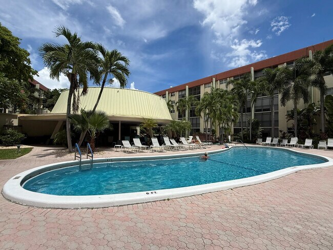 Building Photo - 5300 NE 24th Terrace