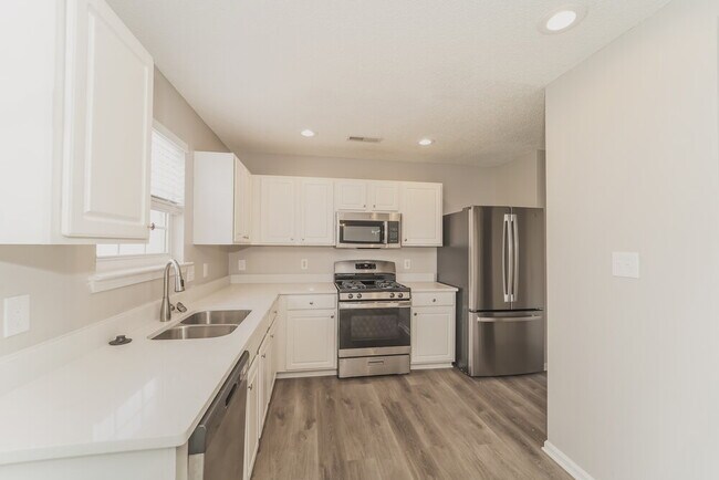 Building Photo - 10315 Wakerobin Ln