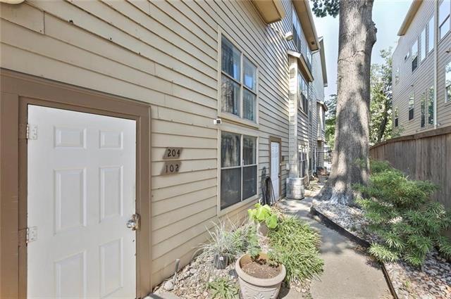 Building Photo - 2728 Reagan St
