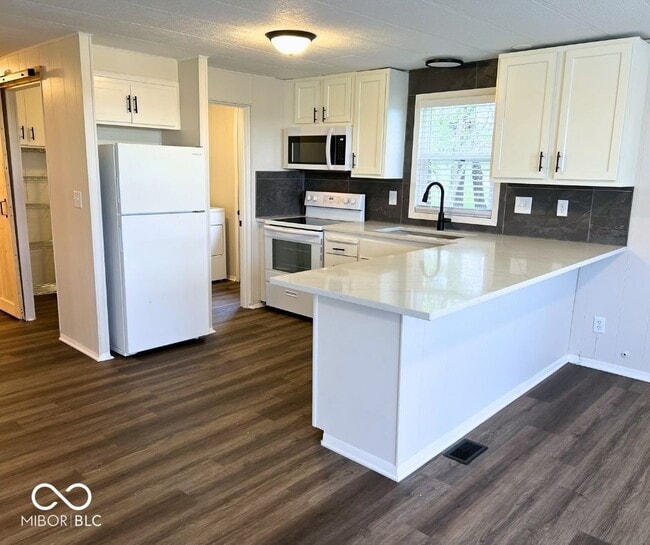 Building Photo - 6640 N 225 W