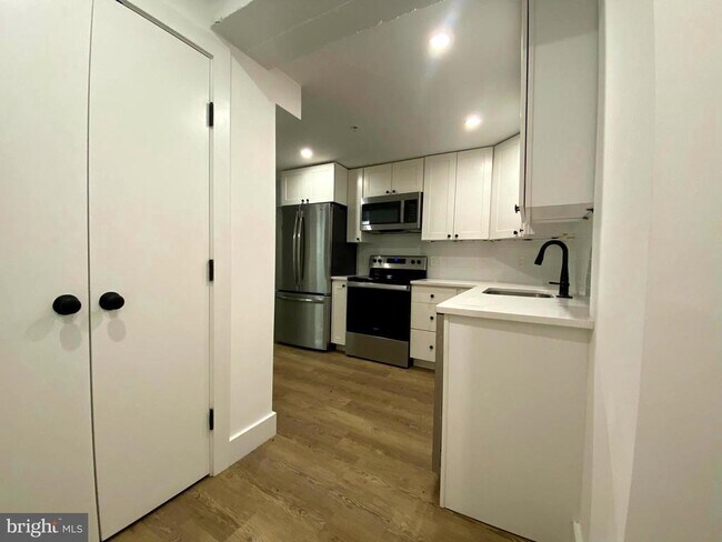 Primary Photo - 3126 16th St NW