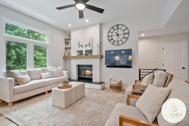 Building Photo - 1709 NW 33rd Pl