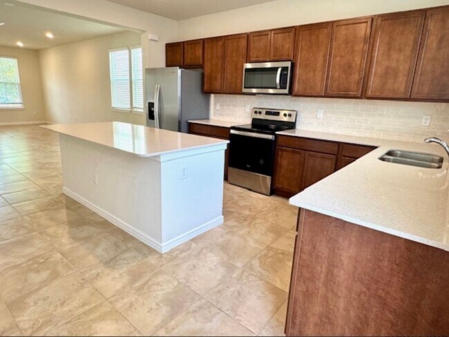 Building Photo - Isles of Lake Nona!! 3 Bedroom 2.5 Bathroom Townhome