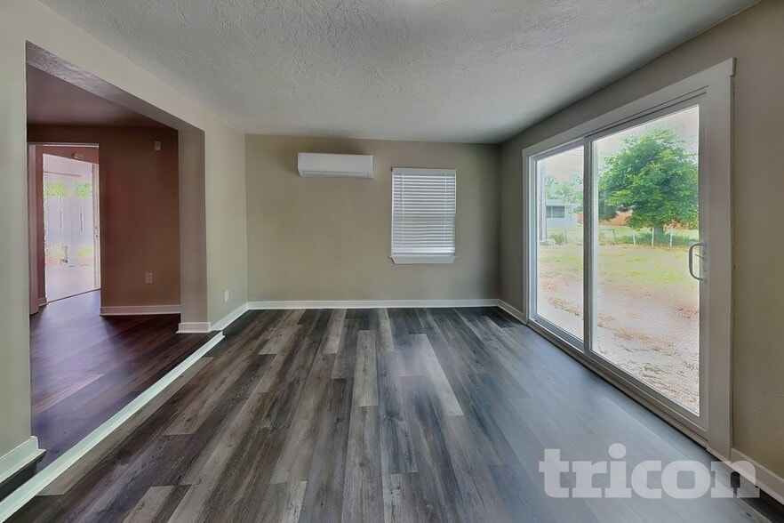 Building Photo - 7330 Cass Cir
