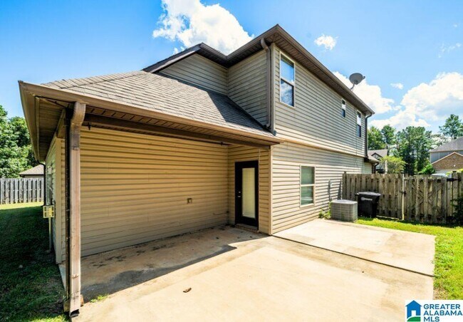 Building Photo - 315 Polo Ct