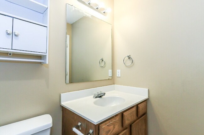 Building Photo - 6 month, 9 month or 12 month leases availa...