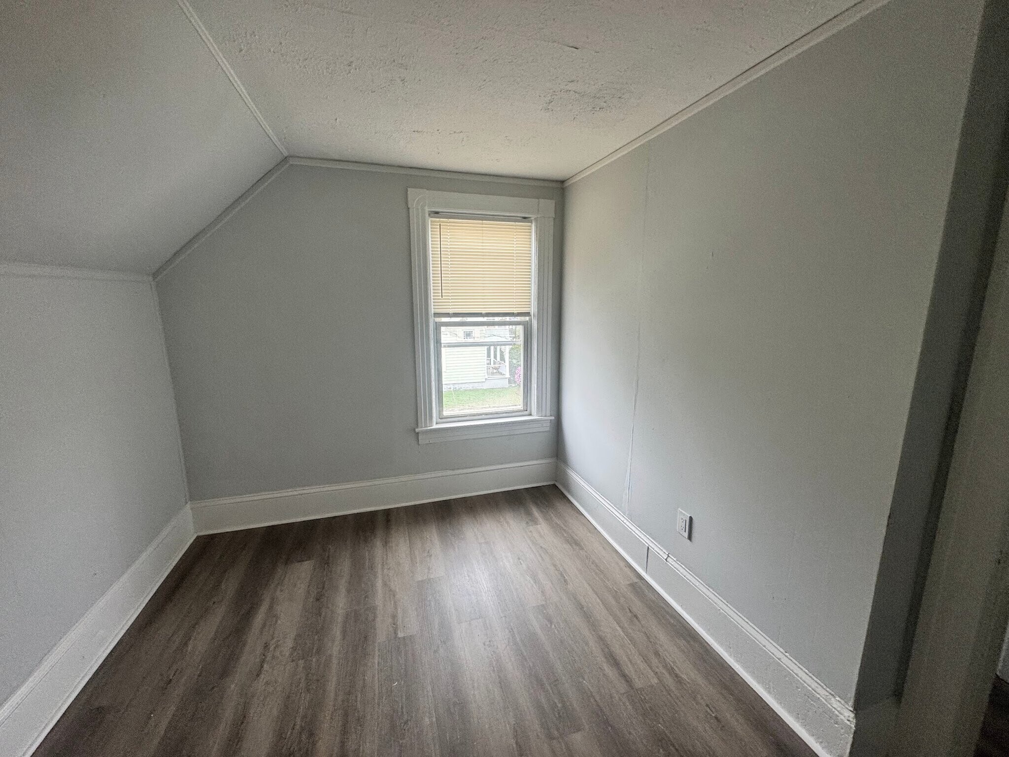 Building Photo - 284 Mechanic St