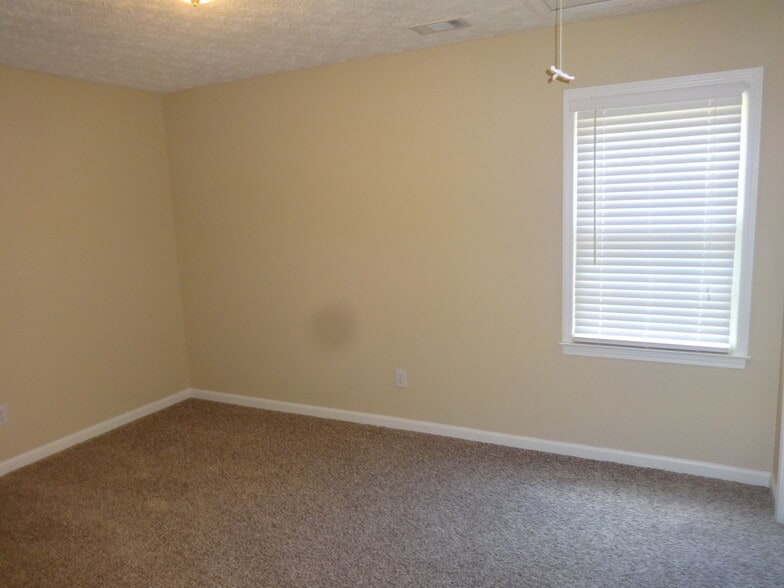 Building Photo - 278 Willow Bend Dr