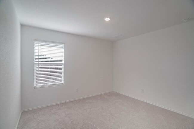 Building Photo - 321 Keefer