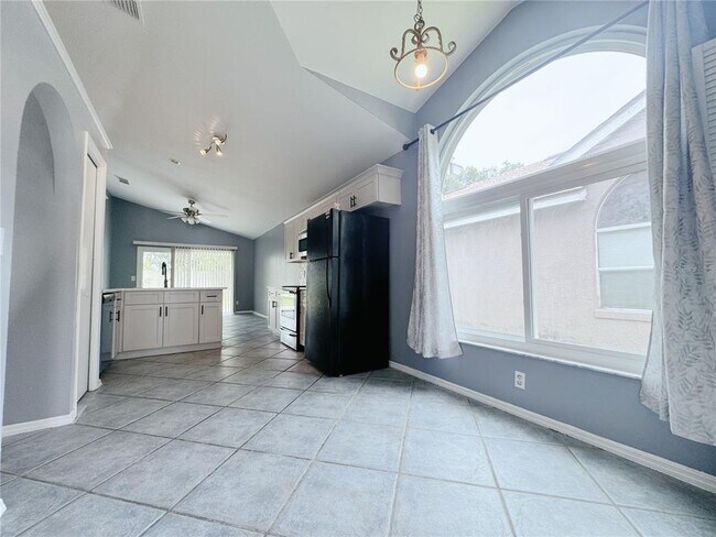Building Photo - 2815 Burwood Ave