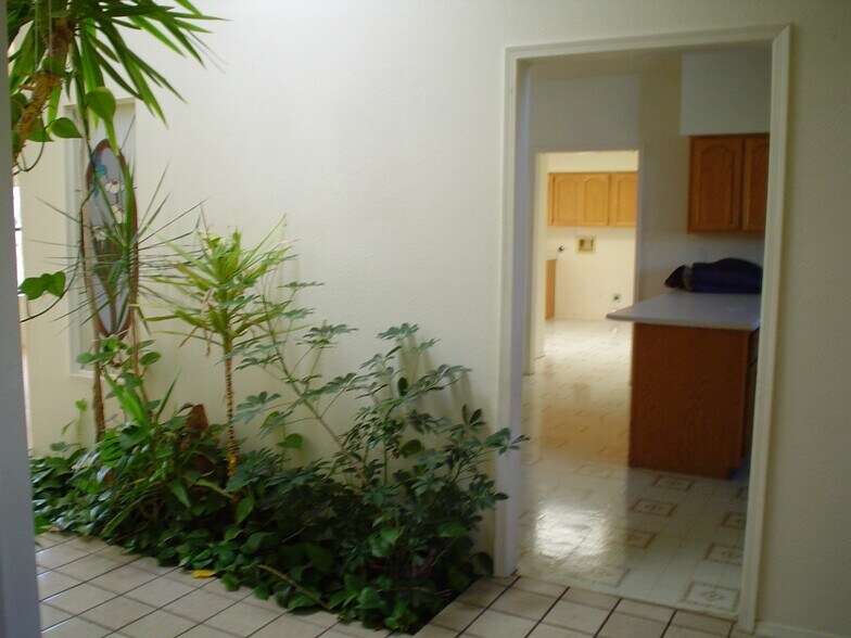 Building Photo - 8512 Liberty Dr NE