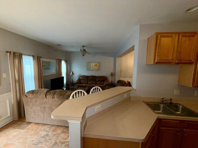 Building Photo - Wow! Check out this charming 3 bedroom 2.5 bathroom townhome in Newnan!