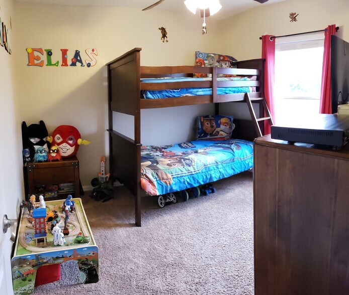 Building Photo - 76550 Longleaf Loop