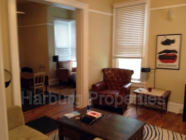 Building Photo - 1035 Mapleton Ave