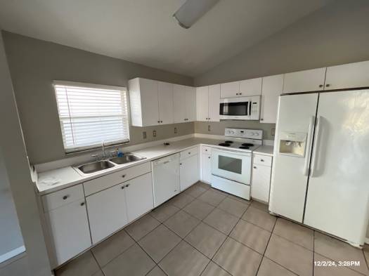Building Photo - 6115 Sand Key Ln