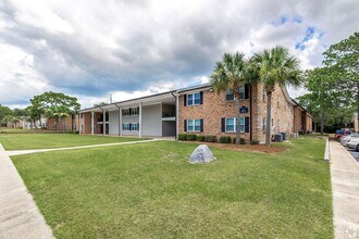 Building Photo - Fully Renovated