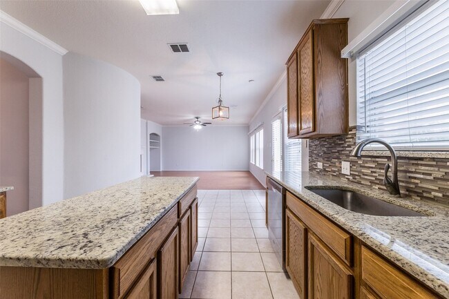 Building Photo - 8417 Robertson Dr