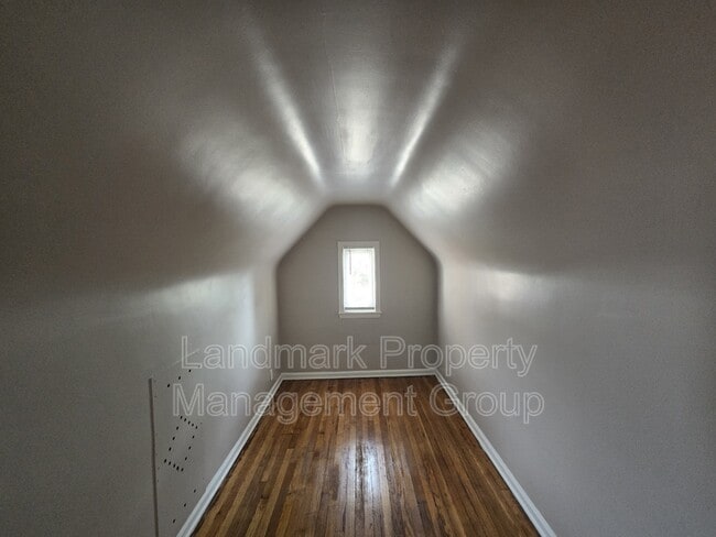 Building Photo - 15401 Eastwood St
