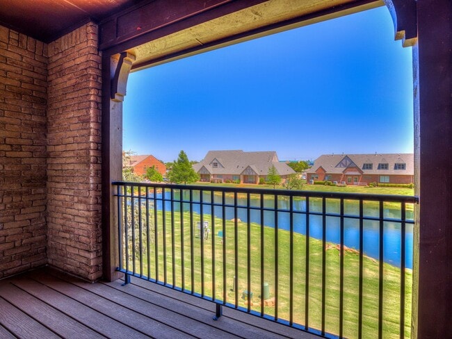 Building Photo - Luxury Edmond Townhome Overlooking Waterfa...