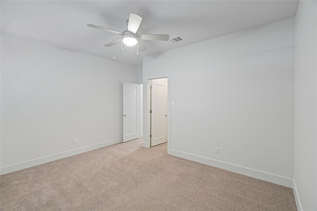 Building Photo - 1241 Summerbrooke Cir