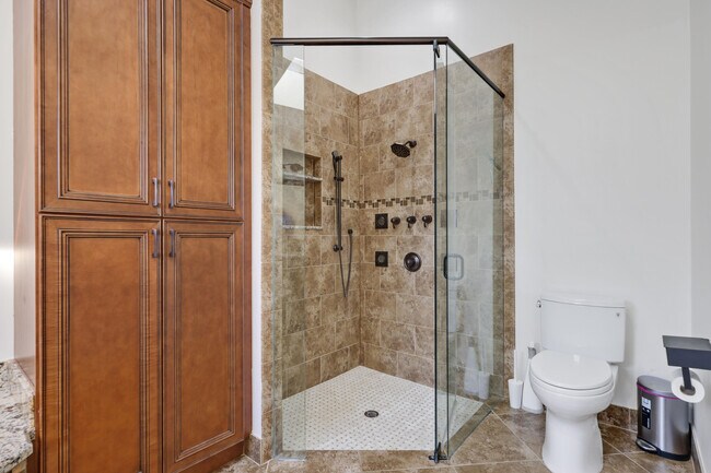Building Photo - 7546 Ironbridge Cir