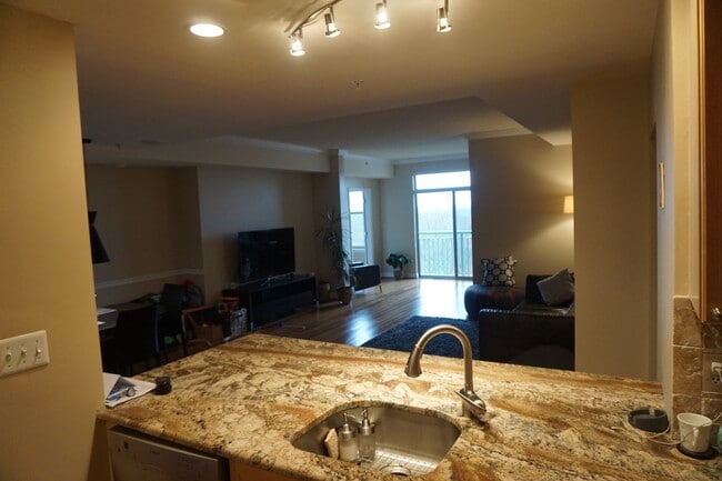 Building Photo - 11776 Stratford House Pl