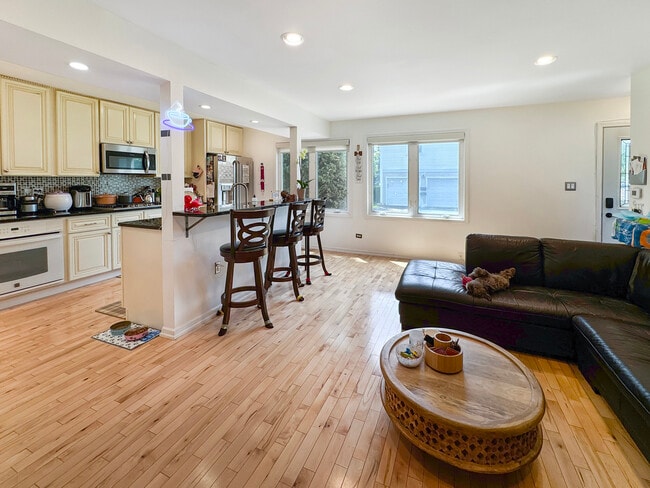 Building Photo - 204 Inverrary Ln