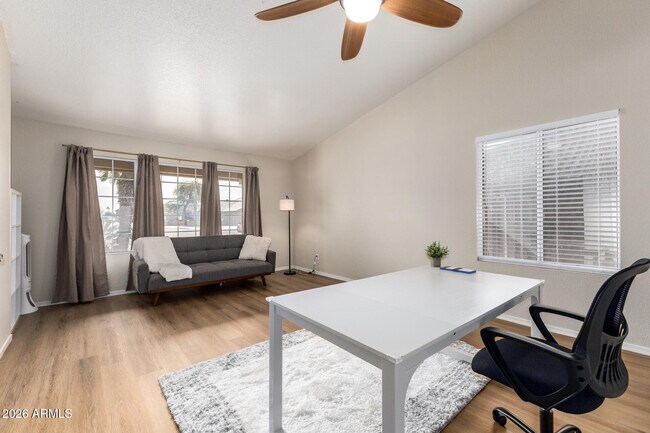 Building Photo - 6424 E Menlo St