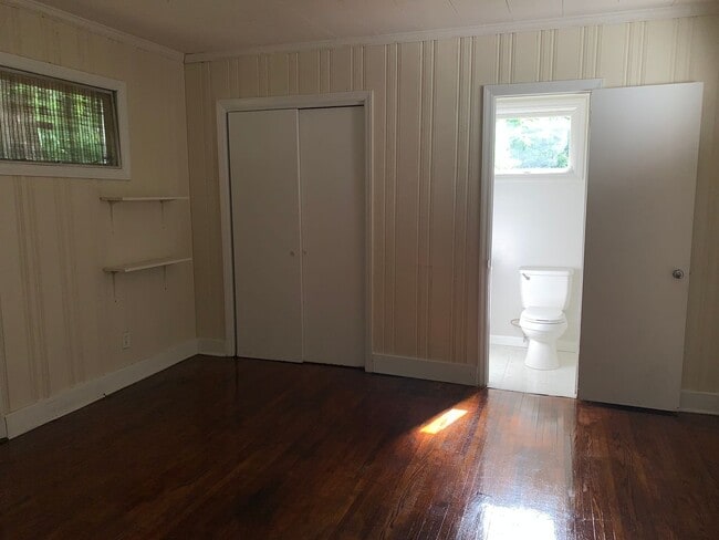Building Photo - Charming and Modernized Three Bedroom Home...