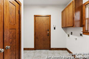 Building Photo - 807 Happy View