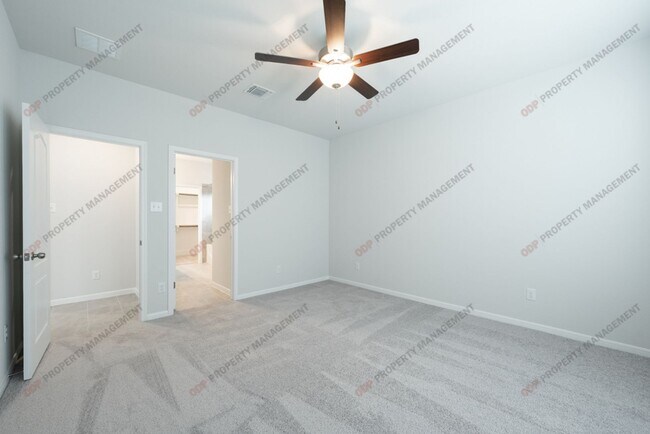 Building Photo - 424 Poplin Ln