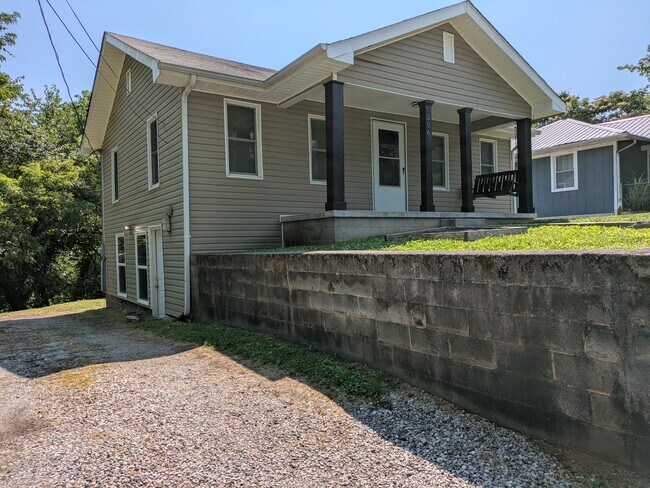 Building Photo - 206 Pitner Pl