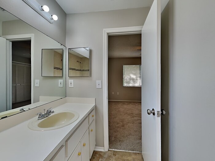 Building Photo - 1388 Bramblewood Dr