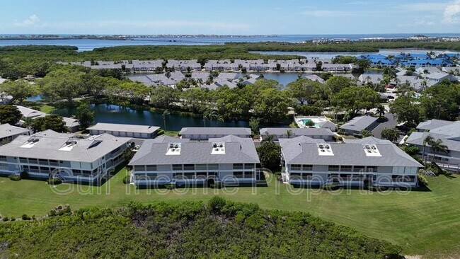 Building Photo - 1141 Edgewater Cir
