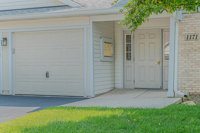 Building Photo - 1171 N Red Oak Cir