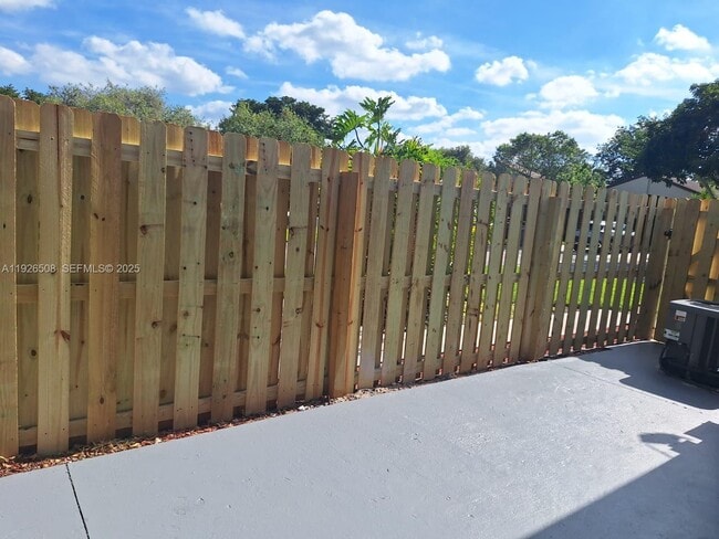 Building Photo - 22295 Timberly Dr