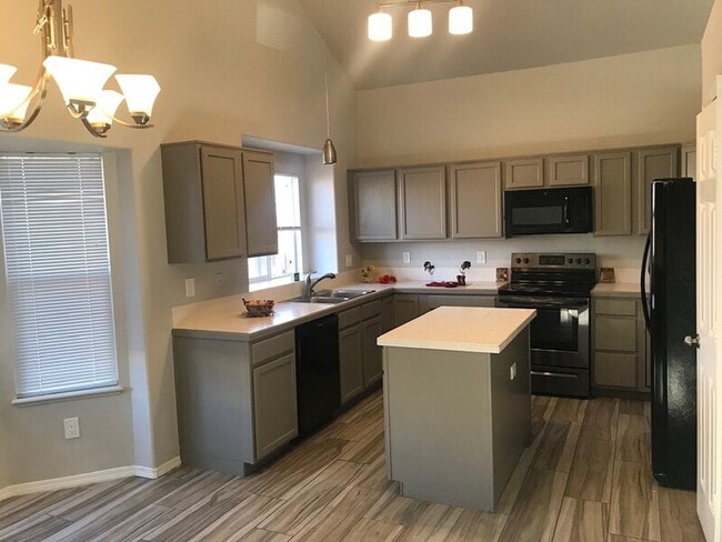 Building Photo - 716 Harvest Field Way