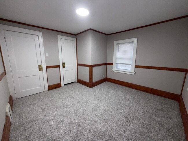 Building Photo - 317 E Irvington Ave