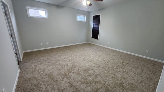 Building Photo - 4 Bedroom - Near Ft Moore