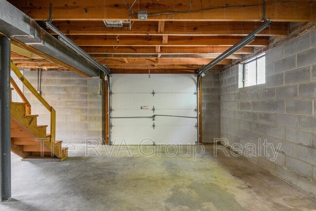 Building Photo - 36 Ferndale Drive