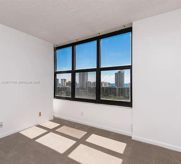 Building Photo - 2500 Parkview Dr