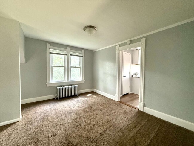 Building Photo - Spacious Upper, 1 bedroom, 1 bath, with bonus room