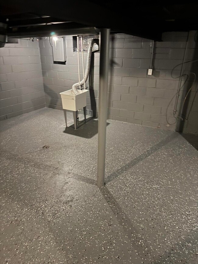 Building Photo - 14079 Edmore Dr