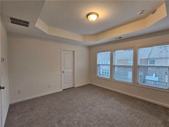 Building Photo - 650 Sunset Park Dr