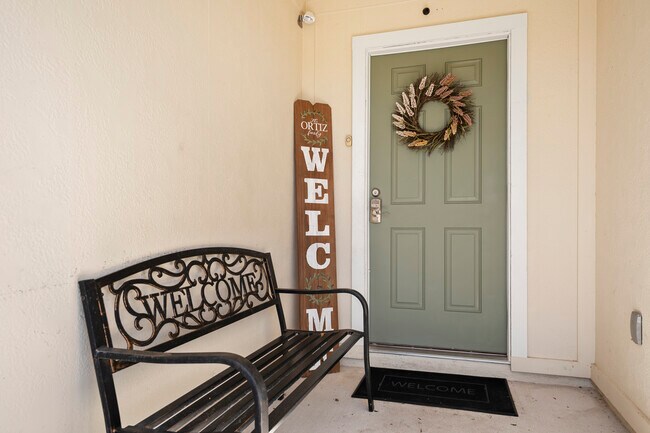 Building Photo - 8704 Lake George Cir W