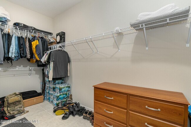 Building Photo - 4832 Shannock Ave