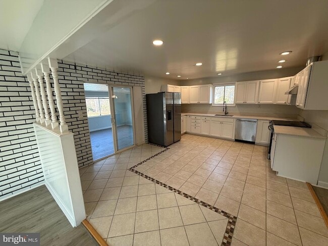 Building Photo - 1212 Reece Rd