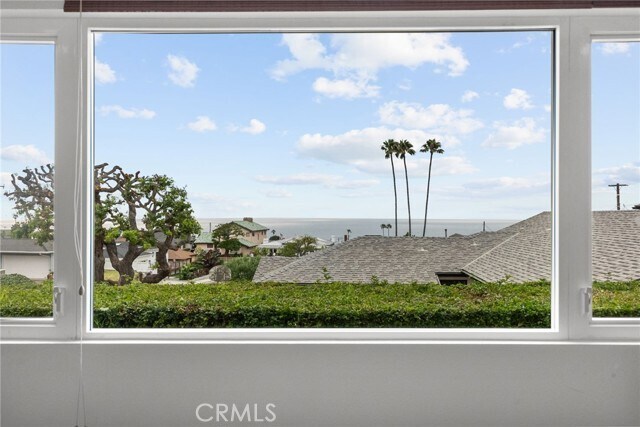 Building Photo - 321 Vía San Sebastian